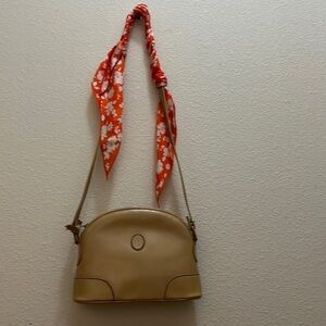 Leather shoulder bag